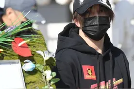 薛之谦泪洒赵英俊追思会，曾帮挚友苦寻抗癌药，为他手术签字图片