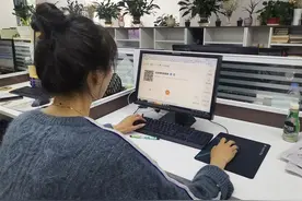 拉萨市社保业务办理全程实现“零跑路”，参保单位和个人可通过APP或微信公众号约号办社保图片