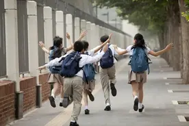 杭州一学校发出紧急通知：“打卡”暂停！妈妈群里立马炸锅：真的解脱了？图片