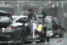 18岁黄明昊开百万车，被爆驾照没过实习期，网友：在圈内不算啥图片