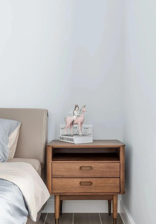 以舒适感为主旋律的88㎡小家,优化布局,两室变三室,好看又好住