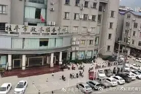 2020520，广西各地婚姻登记处排起了长队！网友：感情好哪天都是好日子图片