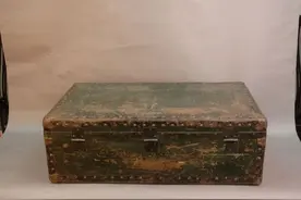 故事：父亲临终留下旧箱子，嘱咐不要打开，儿子不听，打开一看愣住了图片