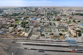 青藏高原上的一座“大城市”，面积比江苏省大，值得你今生来一次图片