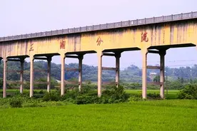 毛泽东故乡修灌区，仅用10月就完工，主席直到去世也不给它题字图片