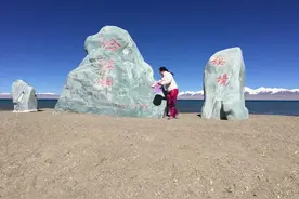 哈拉湖无人区图片