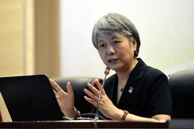 孩子身上具备这几点，长大就会有出息，李玫瑾：去小区广场观察图片