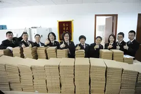 【榜样引领 凝聚力量】忠诚履职尽责 强化使命担当——第一检察部7.18扫黑除恶专案组典型事迹图片