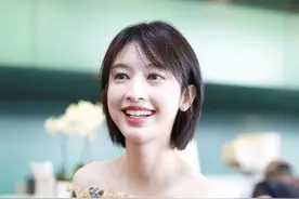 张俪裙子买小了？裙摆要剪开一道“口子”，不然步子都迈不开了！图片