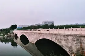 “曹县梗”的背后，是中国1800个县的尊严和自我期许图片