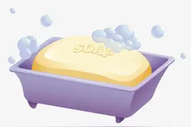 洗澡用沐浴露好还是香皂好？图片