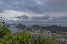 在这里可以看到巴西人的一生，色欲弥漫的里约海滩图片