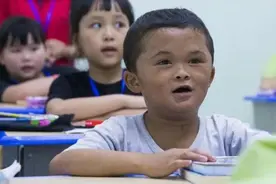 口齿不清，全身针眼，10年后的小马云，竟然被村民折磨成了这样图片