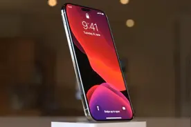 打孔屏+后置三摄！iPhone 13概念渲染图曝光图片