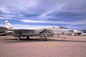 航母载机重量上限在哪里? F-14远不是极限，头号舰载机让人意外图片