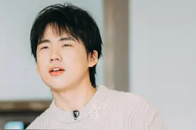 叫蔡徐坤太生疏，叫弟弟不合适，听到郭麒麟的的称呼：情商真高图片