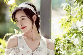 因《甄嬛传》走红，和老公结婚7年恩爱如初，一家三口家庭幸福图片