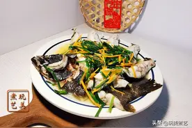 在海愿做比目鱼，在地愿为连理枝“长长韭韭”在一起图片