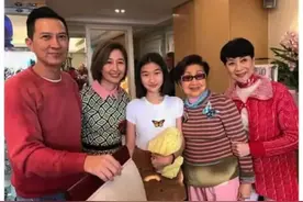 张家辉14岁女儿初长成，满脸星相，网友一家三口共用一张脸！图片