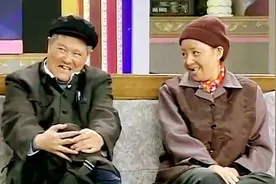 06年春晚，赵本山严重失误，宋丹丹看似淡定，实则内心五雷轰顶图片