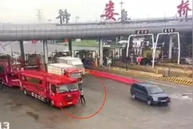 “出事了！大货车司机睡着了……”图片