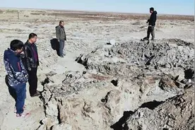 内蒙古完成一处恐龙化石群抢救性发掘图片