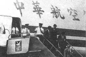 百年瞬间丨中国民航局与台湾华航举行两岸第一次公开对话图片