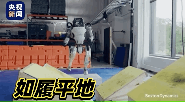 如履平地 机器人也会跑酷了图片