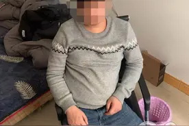 寂寞男子搜索“附近的人”，陌生美女说“上门服务”图片