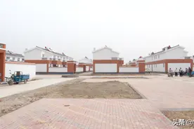 鄄城县旧城镇三合村村民喜搬新家了图片