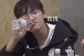 iG比赛刚打完 小乐言就开始Rank 网友调侃：小乐言还是天赋不行图片