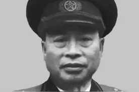 1954年，杨至成相处了100天，却失踪了25年的前妻突然找到了他图片