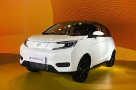 新特新款电动小车上市，五门四座，续航402公里，5.98万起图片