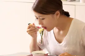 长时间不吃晚餐的人，身上会发生哪些变化？自查一下，希望你没有图片