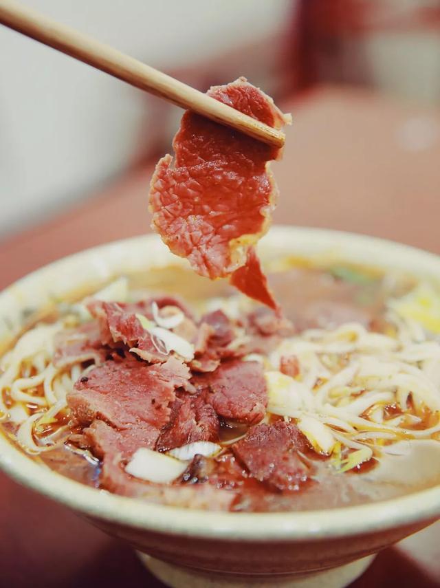 「十堰美食」排队365天,90%的十堰人都吃过的这碗面,却很少人知道它还有家分店