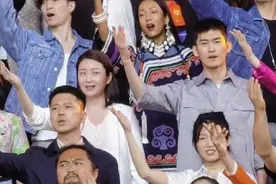 央视71文艺晚会：张翰霸总气质毫无，杨紫少女，李宇春让人发笑图片
