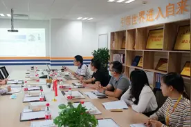 深圳丰链科技有限公司总经理刘海明调研智运快线图片