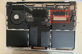 苹果电脑MacBook Pro 2017款拆后盖，升级硬盘图片