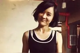 明星健身多自律？李斯丹妮姿势多，袁姗姗A4腰，王嘉尔撕衣亮肉图片