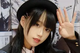 JK少女：白色过膝jk也是我的爱图片