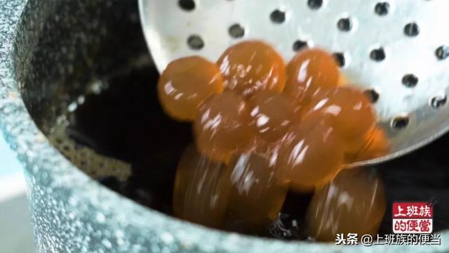 想喝珍珠奶茶不用买，自己在家就能做，超正宗详细的方子，先收藏