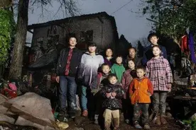 四川一夫妻16年生11个孩子，酒后犯案判无期，长子：生我们受折磨图片