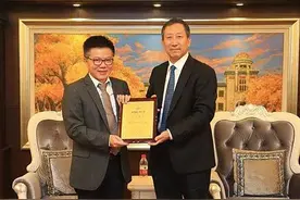 越南数学家吴宝珠：连夺两届国际奥数冠军，曾认为试题容易拒参赛图片