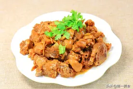 1只嫩鸭，1把陈皮，厨师长分享陈皮焖鸭特色做法，鲜嫩入味图片