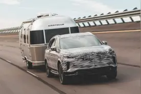 新一代英菲尼迪QX60再度预告 用清风房车展现牵引实力图片