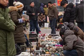 收藏市场怪象，地摊300卖银元，店铺1000收银元，只收不卖图片