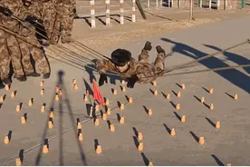 这些新兵“玩”得真嗨！都是你没见过的花样图片