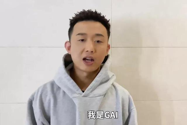被汪峰狠批，穷困潦倒险寻短见，5年后逆袭，汪峰主动邀请他合作