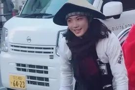 日本街头：美女大学生热情揽客，却最爱中国大妈？图片