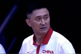 男篮暂停时，杜锋训话内容曝光！球迷直言：老毛病了，就该骂图片